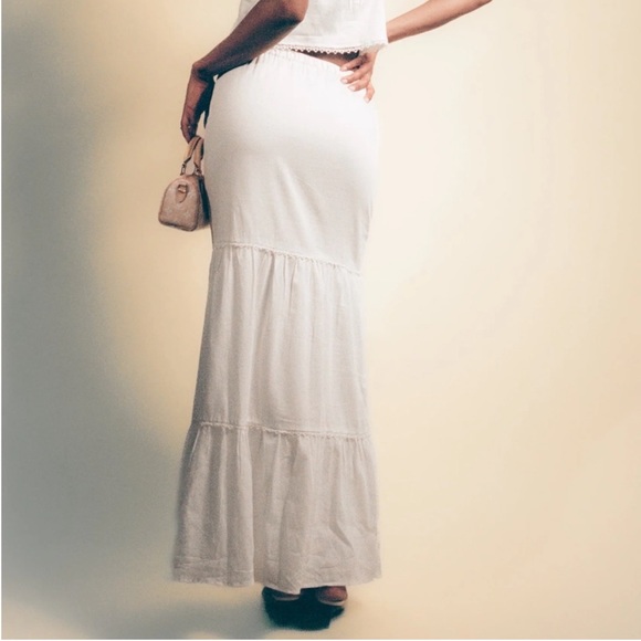 437 Bisou White Skirt - Picture 3 of 6